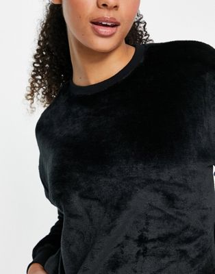 ASOS DESIGN Tall lounge super soft fleece sweat & sweatpants set in black