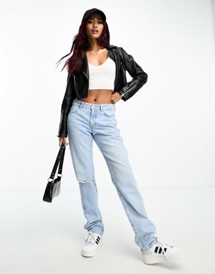 Pull&Bear 2 pack v-neck crop tank top in black & white